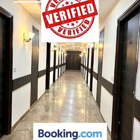 Hotel Jb Residency !! Luxurious & Royal Balcony Rooms !! Large Rooms Zirakpur Esterno foto
